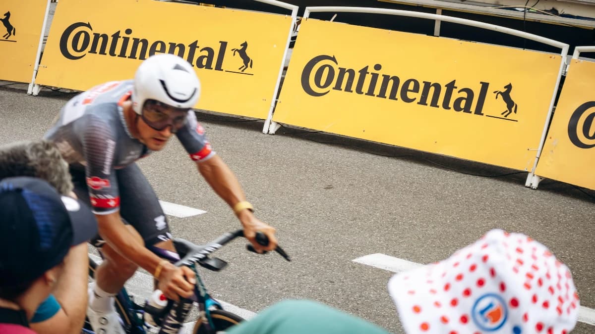 Advertise on Race Route & Finish Line Branding