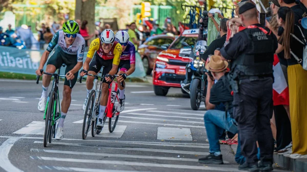 Vuelta a España cycling race with team sponsorship and sports advertising boards - World Sports Advertising