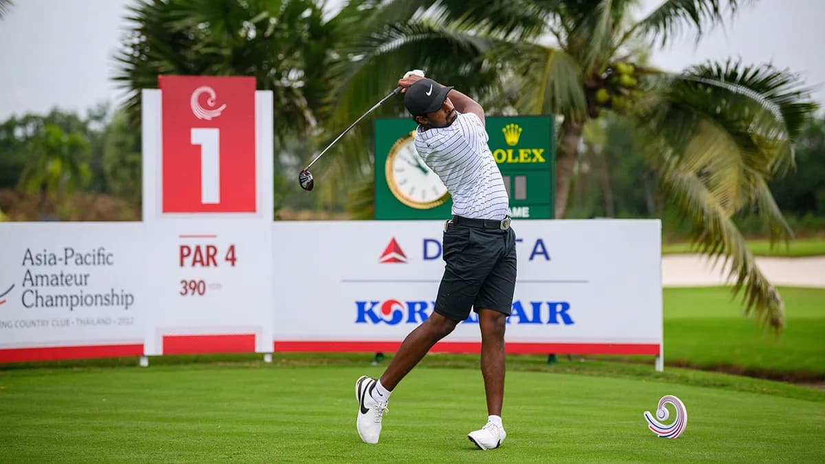 Premium golf tournament gallery with discreet brand sponsorship at a major championship - World Sports Advertising
