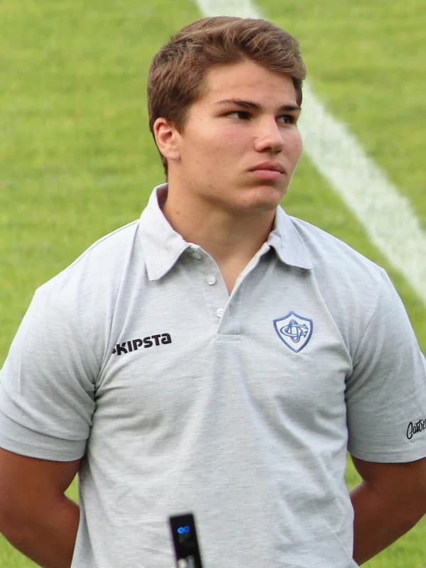 Antoine Dupont in elite rugby action as a sports brand ambassador for World Sports Advertising